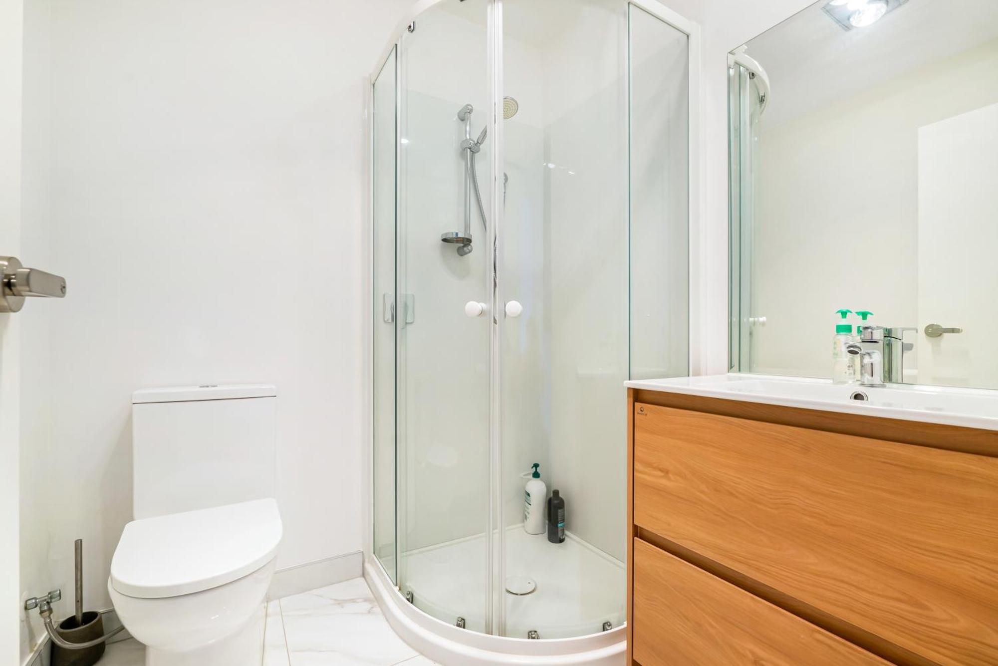 Cozy Brand New Townhouse 8 Villa โอ๊คแลนด์ ภายนอก รูปภาพ